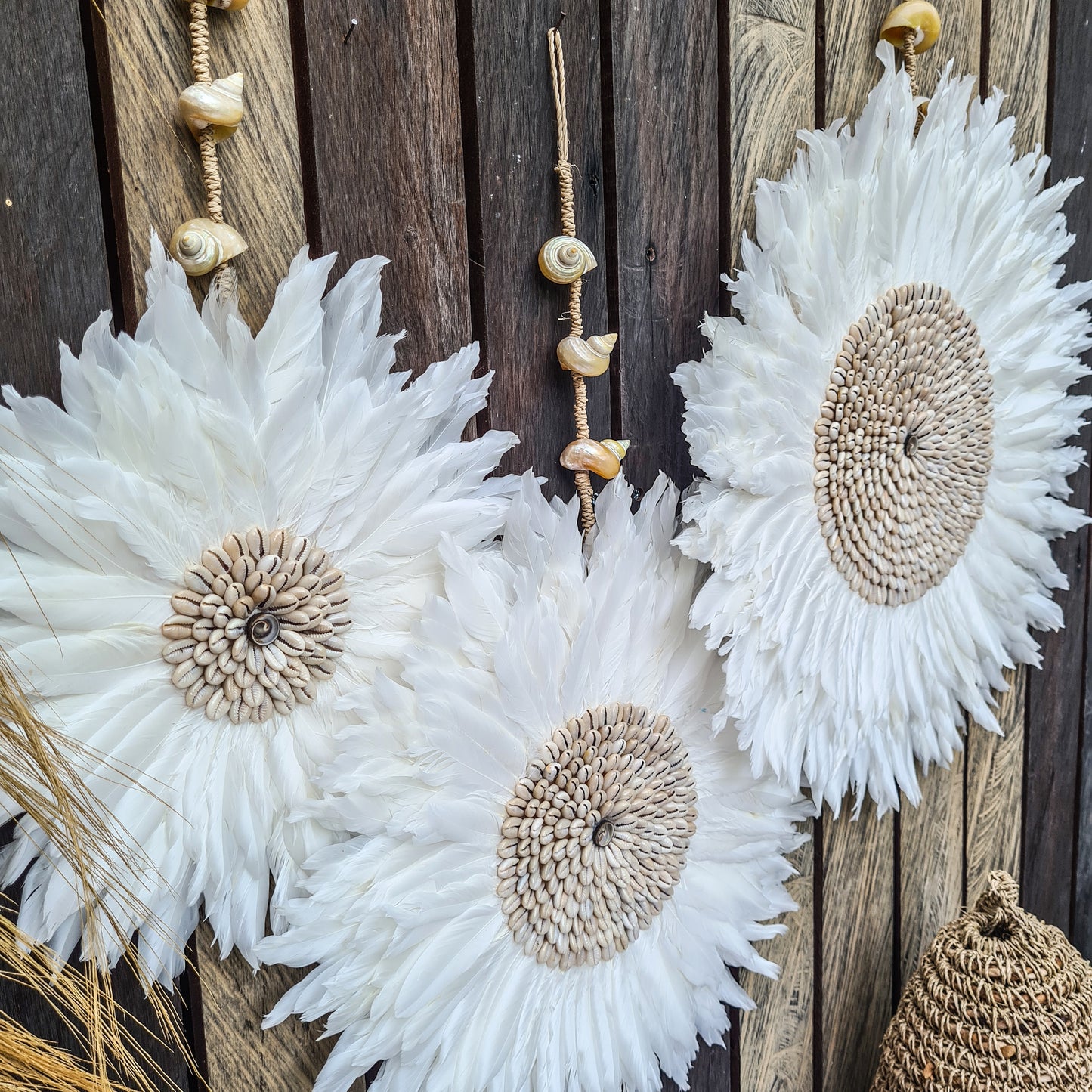 White juju decor 30, 40, 50cm feather wall decor wall hangings eco feather decoration wall baskets juju hat pendant boho decor