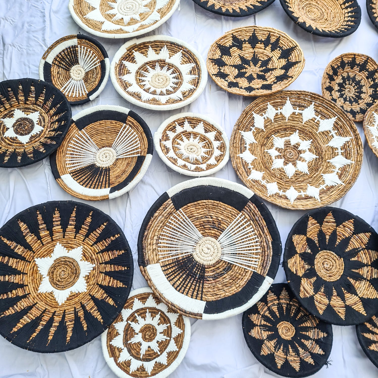 Wall decor (Wicker plates)