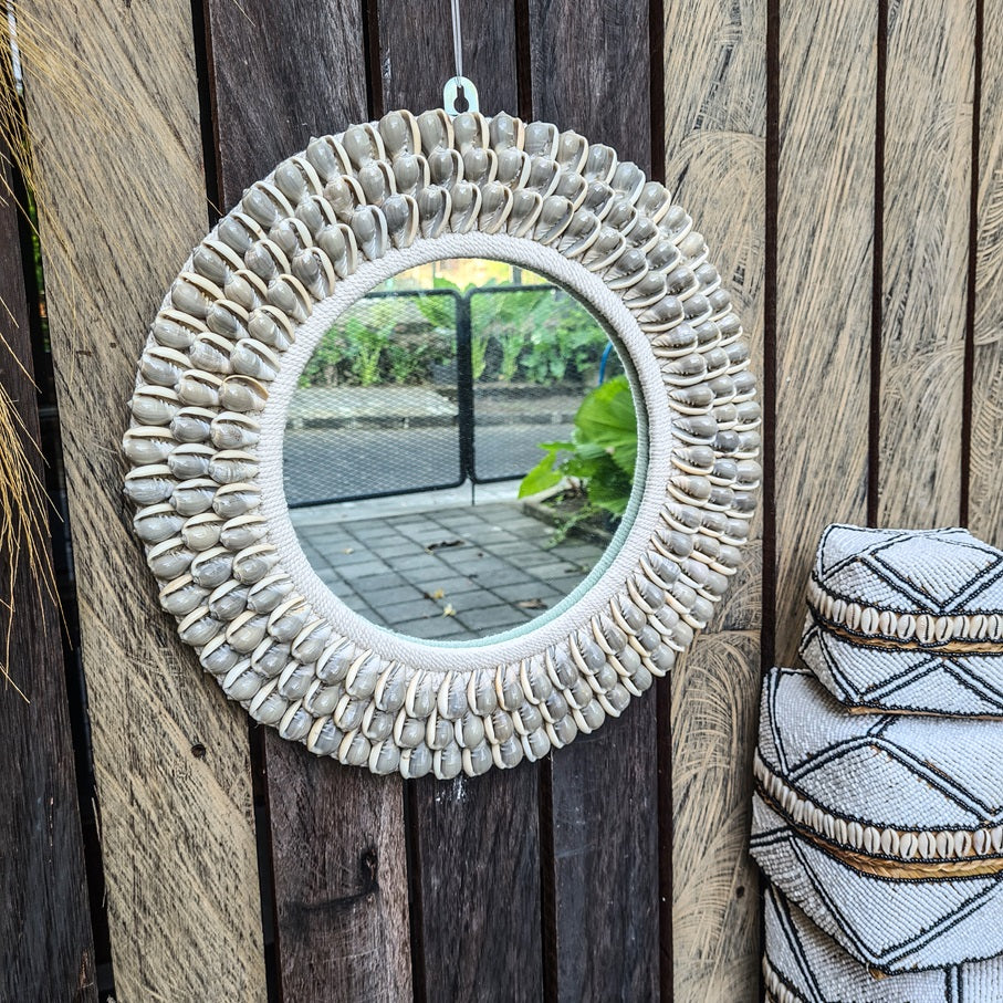 Palm mirror bali mirror wall mirror 50cm sea shells (1)