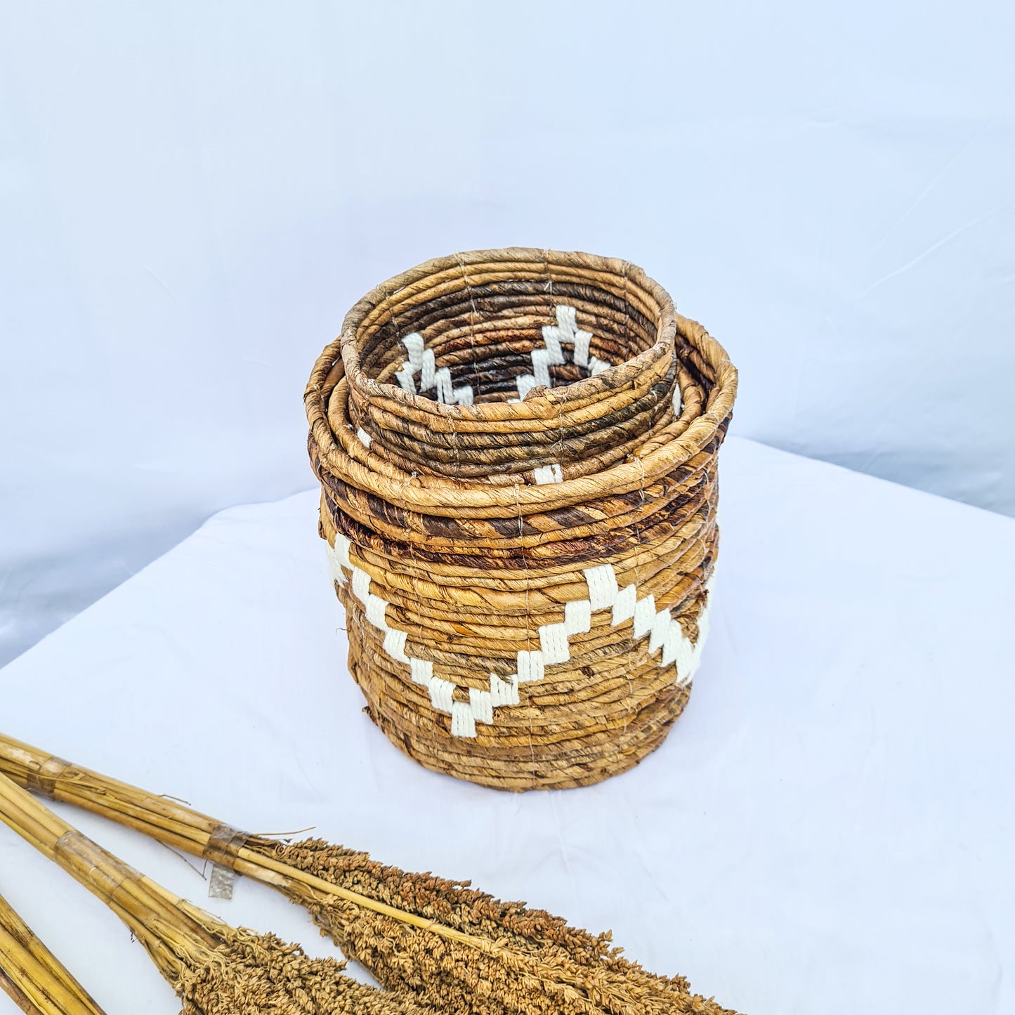 Eco small baskets round wicker from banana tree leaf and macrame hand made kitchen basket bread place fruit home decor flower pot