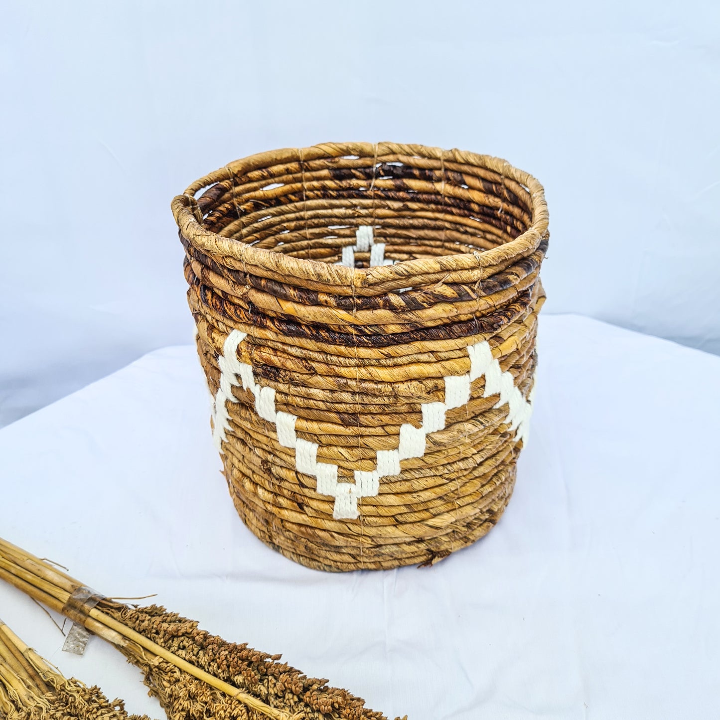 Eco small baskets round wicker from banana tree leaf and macrame hand made kitchen basket bread place fruit home decor flower pot