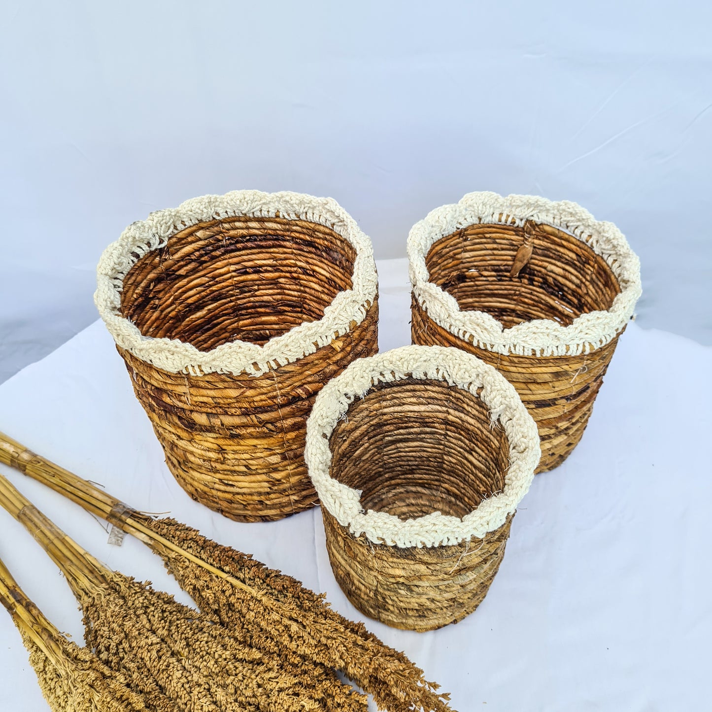 Eco small baskets round flower pot wicker from banana tree leaf and macrame on the top hand made kitchen basket bread place fruit home decor