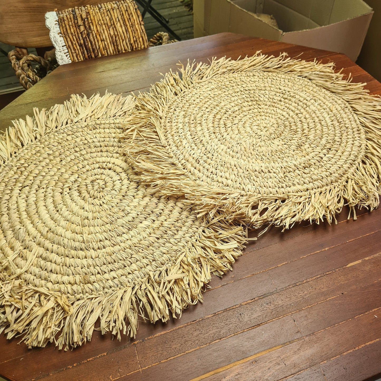 Wicker placemats napkin 40cm circle woven decor eco designe hand made palm rafia leaf boho style bali style serviette overlay placemat