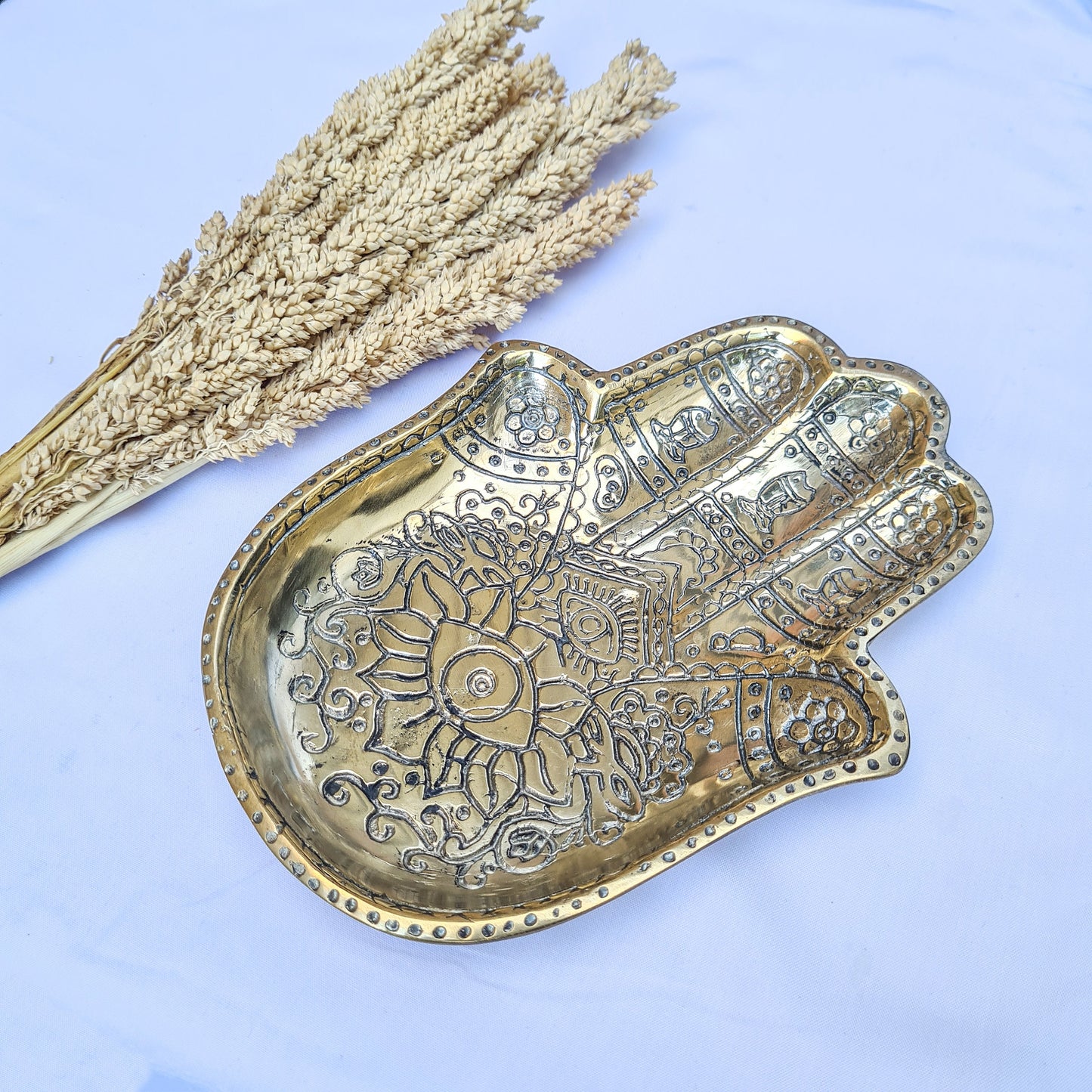 Soap dish hand brass | ring holder dish | jewelry dish | brass dish | jewelry holder | soap holder | third eye | Palmistry Hand Charm |